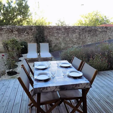 - Confortable - Terrasse Et Jardinet Privatif - Wifi * Royan